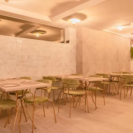 Szálloda The Valentia Corretgeria 4*