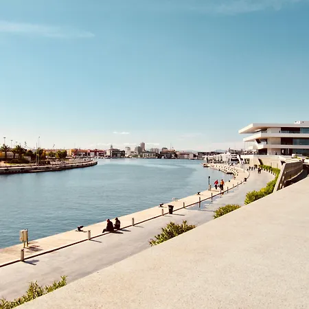 Szálloda The Valentia Corretgeria